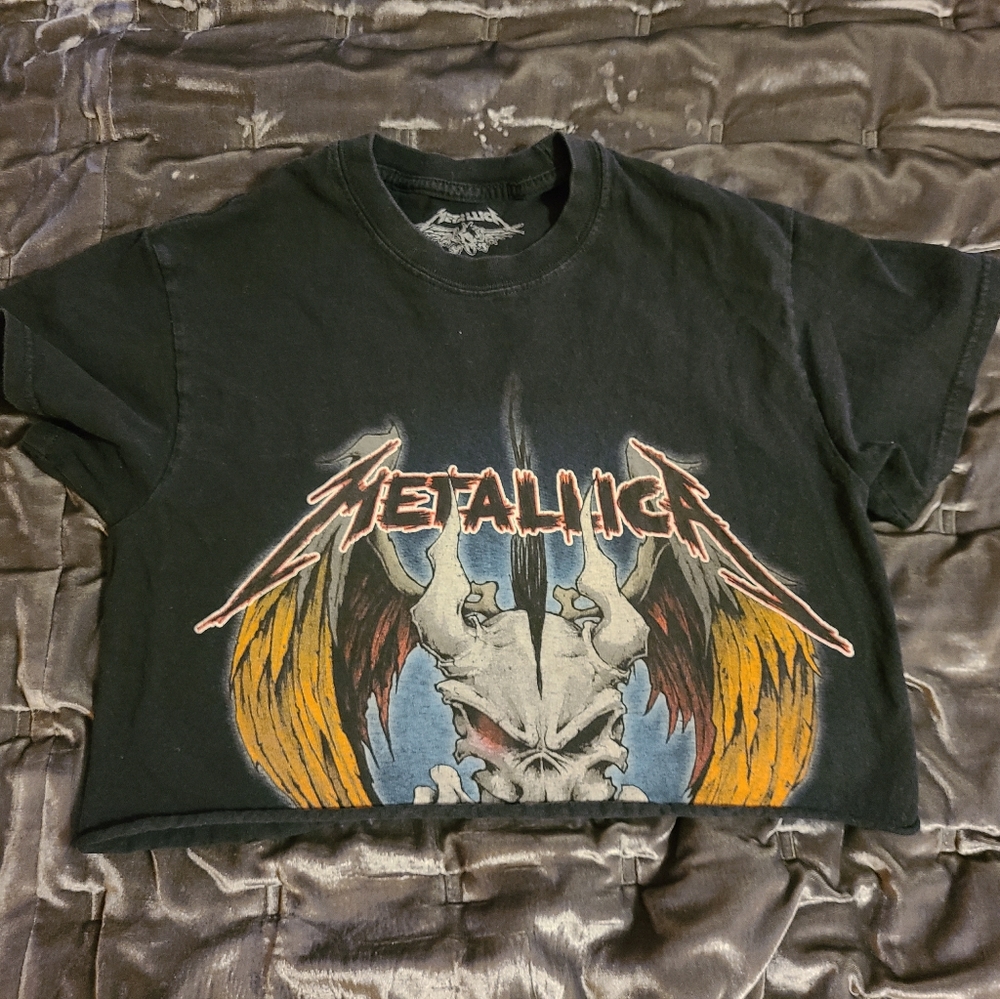 World Wired 2019 Metallica Crop Tee